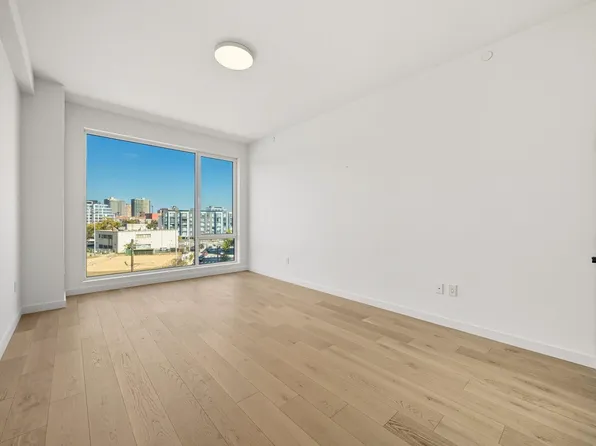 425 3rd Street image 15 of 41