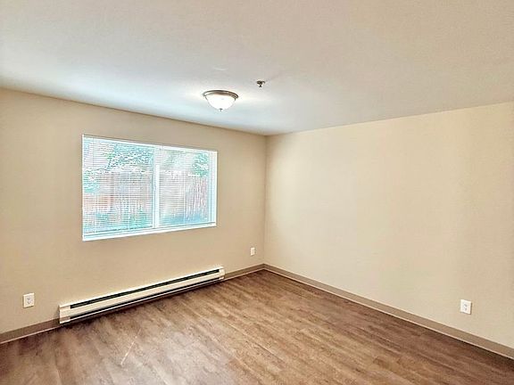 4th image of 4236 7th Ave NE #6