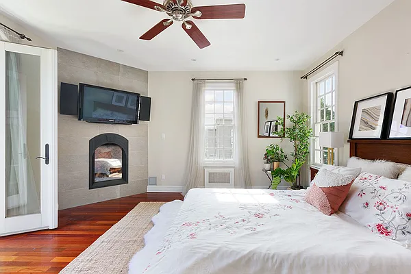 Sold by Compass | media 7