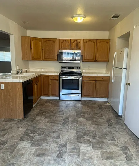 8246 Tarbat St — Photo 3