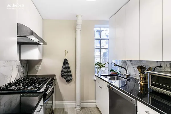 Rented by Sotheby's International Realty | media 22