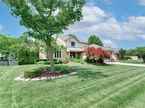 39287 Lorien Dr, Sterling Heights, MI 48313
