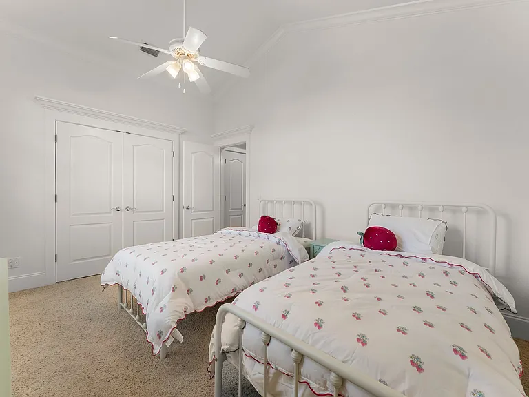 102 Sunset Cir — Photo 28
