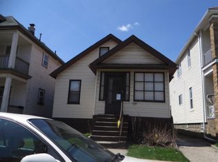 9515 Charest St, Hamtramck, MI 48212