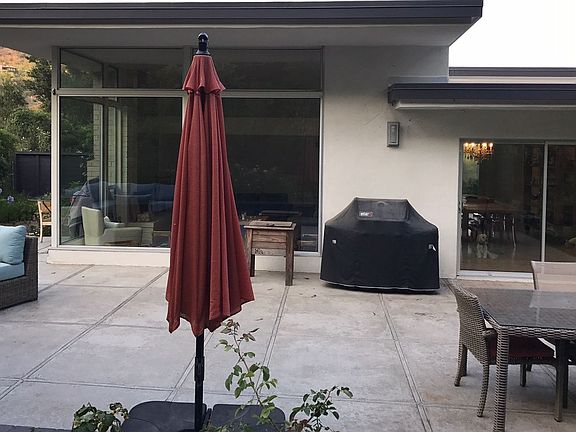 4th image of 2448 Arbutus Dr
