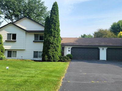 936 Bluff Pointe Dr, Chaska, MN, 55318