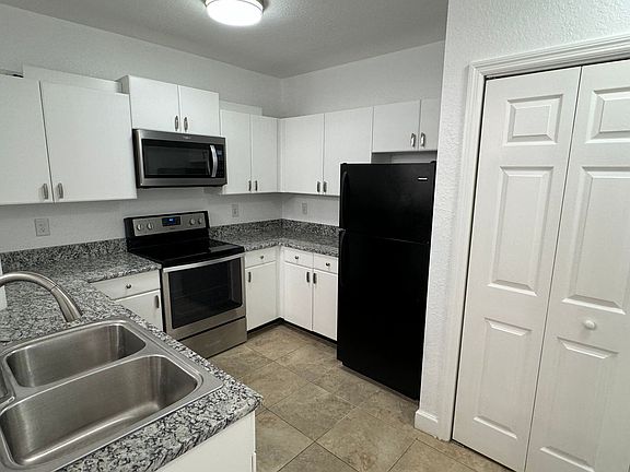 4th image of 206 E South St Unit 5007