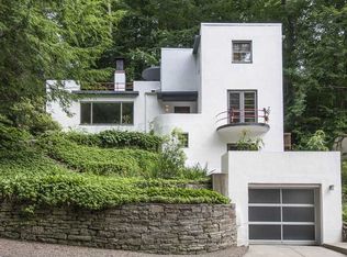 412 Valley Dr, Pittsburgh, PA 15215