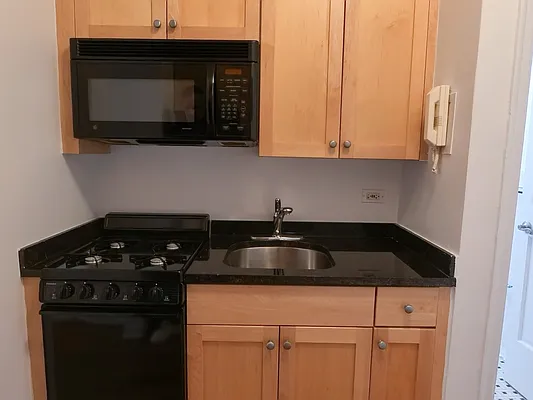 Rented by Urban Real Estate Inc | media 3