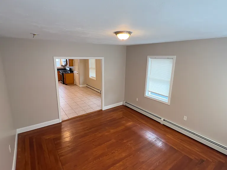 27 Ayr St #2 — Photo 7