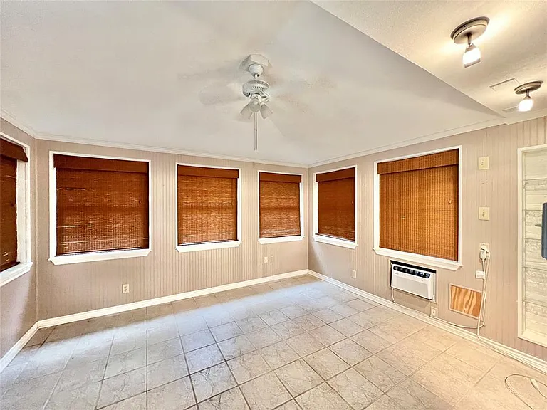 11502 Toledo Dr — Photo 6