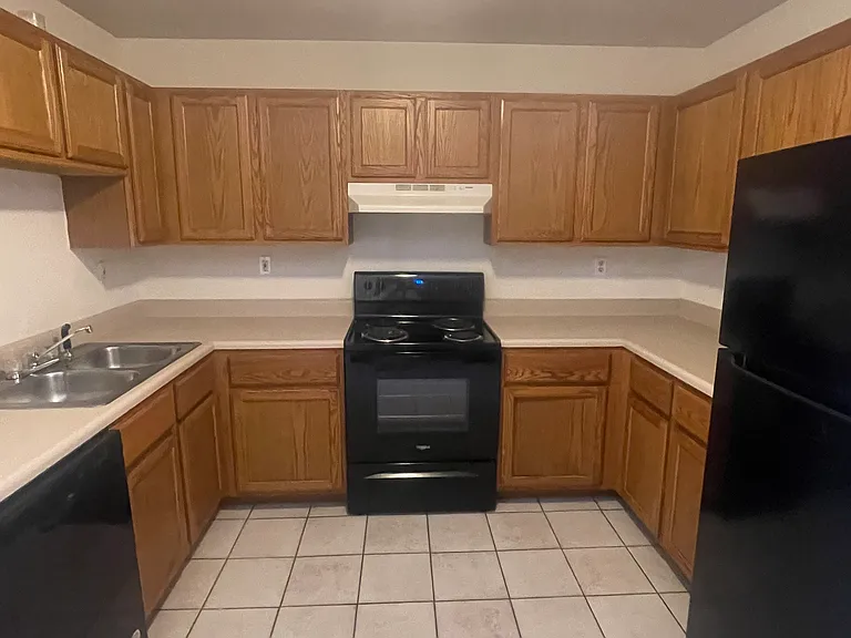 641 Eagle Ridge Dr — Photo 4