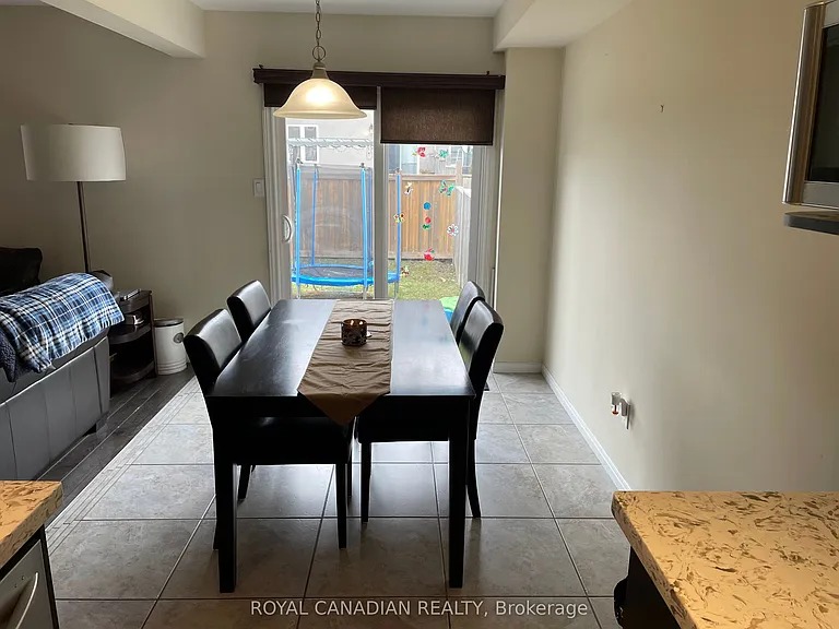 5 Trafalgar Dr — Photo 4
