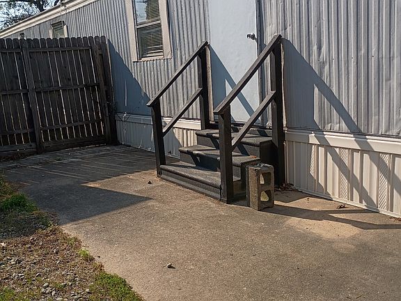5th image of 105 Cindy Ln