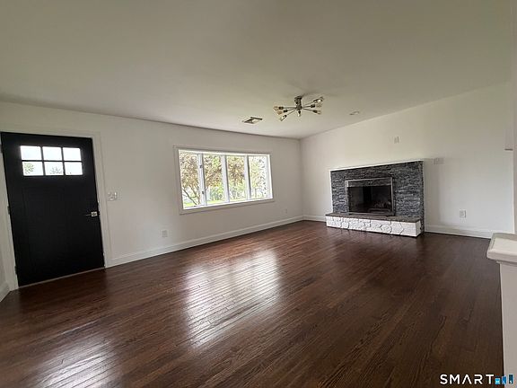 2nd image of 3 Mist Hill Drive