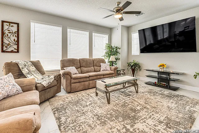 3 bed, 3.5 bath, 2087 sqft, $2,575 — Photo 3