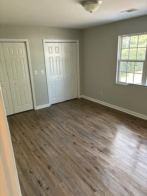 Hilltop Apartments — Photo 2