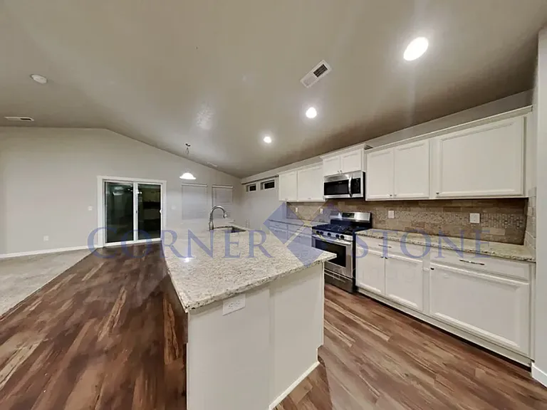 4191 N Price Ave — Photo 3