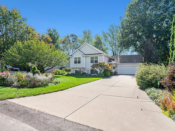 3rd image of 13930 Byran Dr