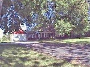 7290 Montmorency Dr, Rockford, IL 61108