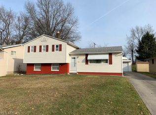 5835 Sweet Birch Dr, Bedford Heights, OH