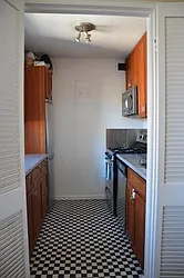 Sold by La Seven Inc.