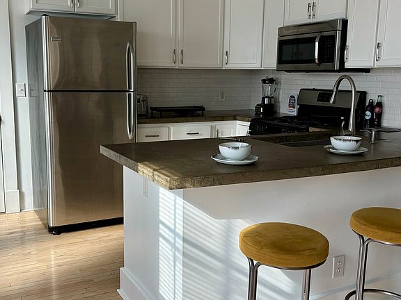 3rd image of 3024 N Pennsylvania St APT 1
