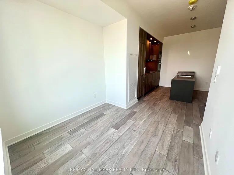 11 Yorkville Ave #3310 — Photo 8