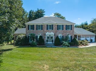 18 Oxford Ln, East Longmeadow, MA 01028