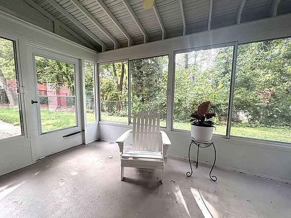4th image of 428 Montemar Ave #C