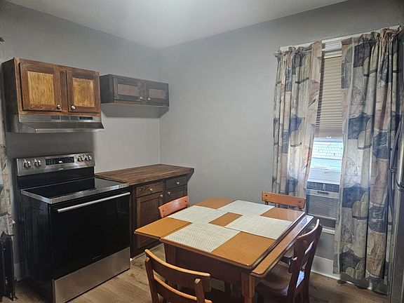 5th image of 228 Hardy Ave #228