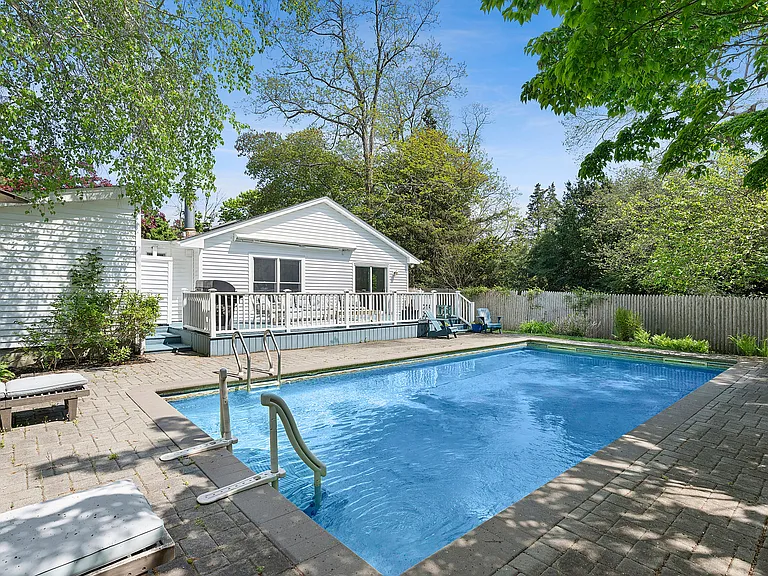 37 Halsey Rd — Photo 12