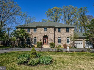 11311 Park Dr, Fairfax, VA 22030