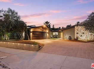 22649 Mulholland Dr, Woodland Hills, CA 91364