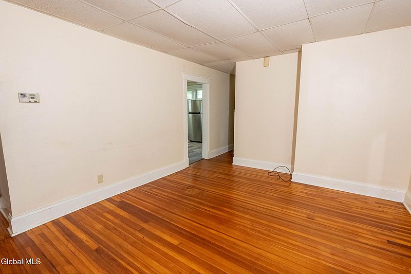 4th image of 454 Ontario Street