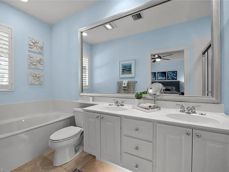 15561 Latitude Dr — Photo 17