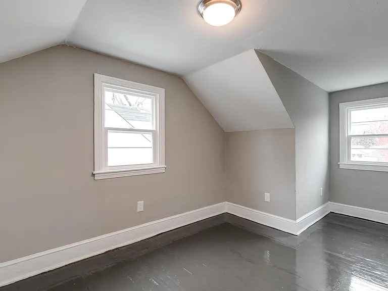 2106 Harwood St — Photo 18
