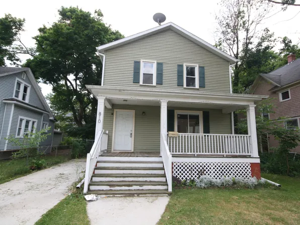 810 Lane Blvd, Kalamazoo, MI 49001