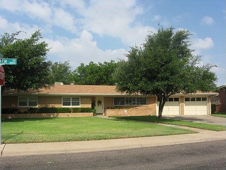 1st image of 2901 Eastover Dr