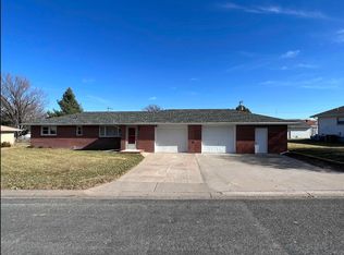 517 H St, Stapleton, NE 69163