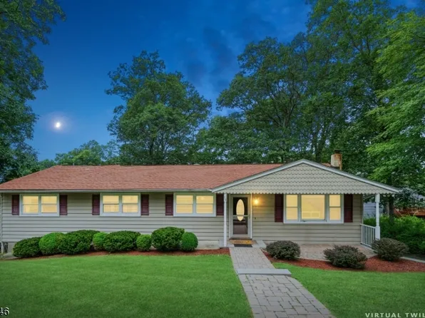 14 Oak Dr, Stanhope Boro, NJ 07874