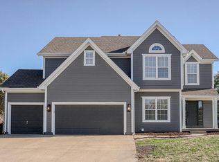 2321 SW Tracker Ln, Lees Summit, MO 64082