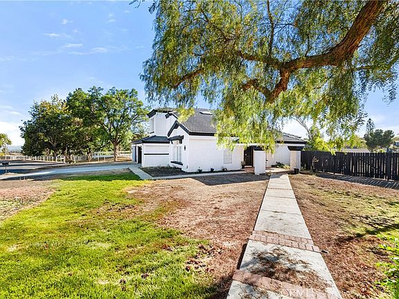 3rd image of 11901 Vista De Cerros Dr