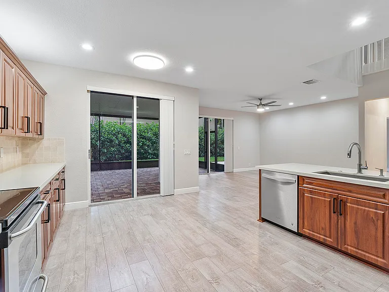 6364 NW 78th Dr — Photo 15