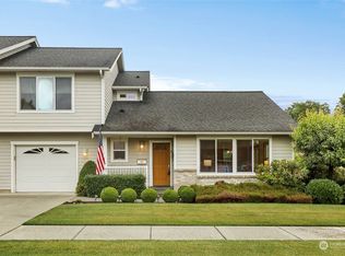 110 12th St #B, Lynden, WA 98264