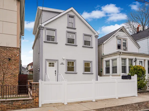 16 Metcalfe St, Staten Island, NY 10304