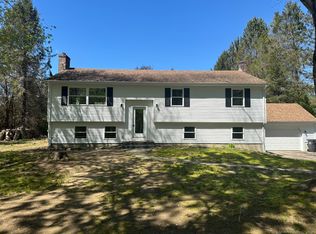 101 Thomas Rd, Ledyard, CT 06339