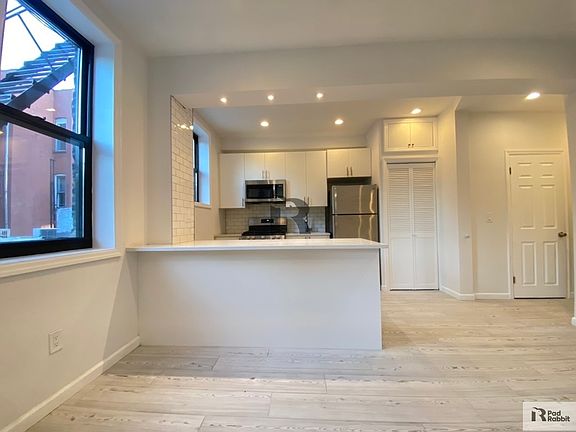5th image of 762 Franklin Ave APT 1R