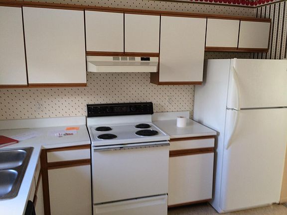 3rd image of 42691 Lilley Pointe Dr #97
