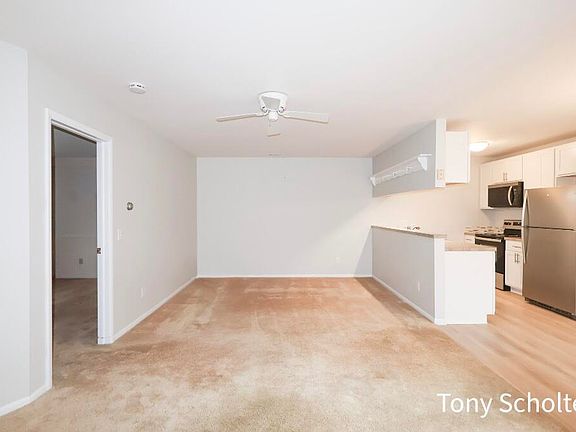 4th image of 2820 Beechridge Dr
